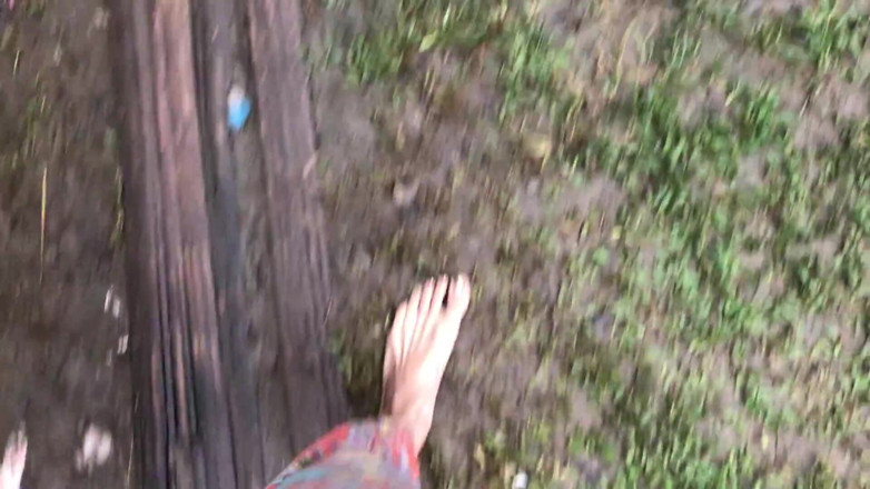 Goddess Maya: Foot Fetish Grass