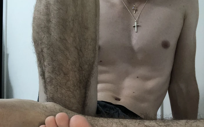 Avid Freak: Hairy Hung Australian Man Cums for the 8th Time Today