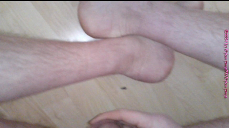 Carmen_Nylonjunge: Arrapata sui tuoi stessi piedi ** HD nostalgia **