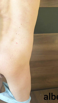 Tôi hứng tình đến mức tôi tự đụ mình và xuất tinh nhanh chóng