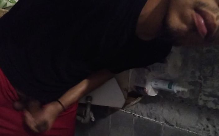AlexAlejandro13: Había que usar una pajita en el baño. Te gusta...