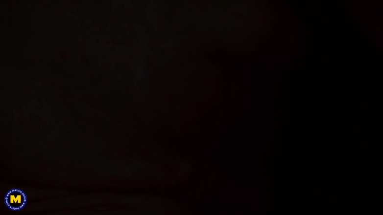 Mature NL: Dia muncrat di mulutnya yang tua tapi nakal setelah dia...