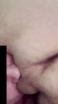 Une Épouse Jalouse a Divulgué La Vidéo Maison De Son Mari Où Il Baise Dans La Bouche D’un Étudiant. Manger Du Sperme