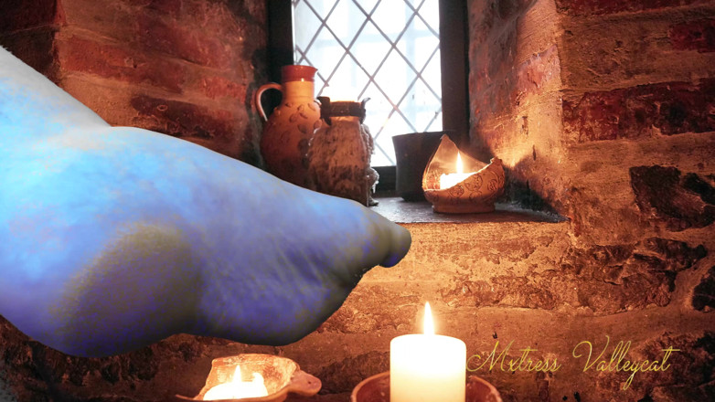 Mxtress Valleycat: Worship my big blue feet