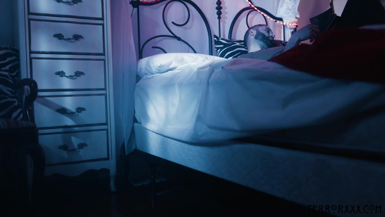TerrorXXX: Ông hoàn hảo từ ứng dụng hẹn hò có Dana Vespoli,...
