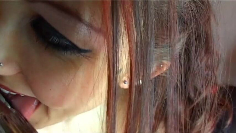 Hot Girlz: Pelacur nakal mengongkek pepeknya secara langsung untuk peminatnya