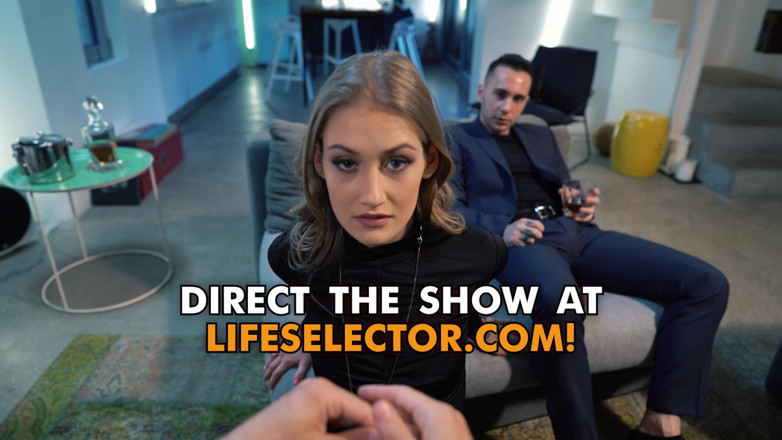 LifeSelector: Setiausaha pejabat seksi mengongkek pelanggan baru untuk kontrak tanah