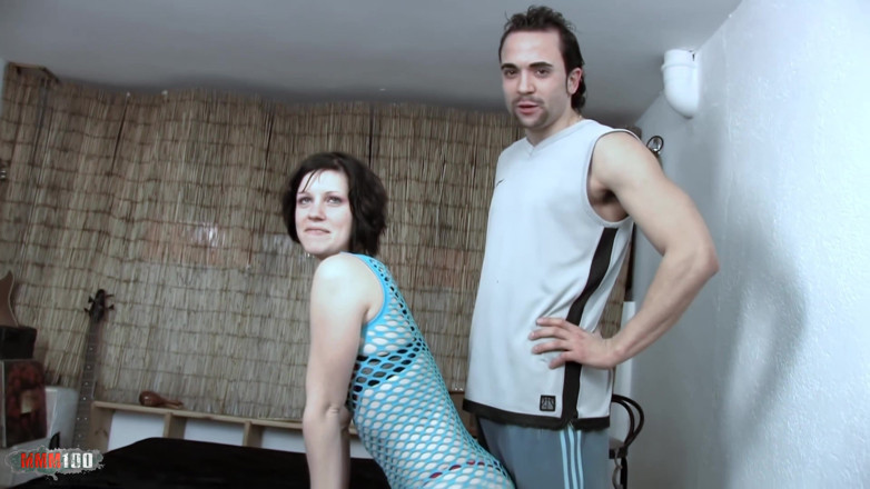 MMM100: Primeiro vídeo pornô para uma linda francesa com ator espanhol
