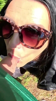 Hot Outdoor Blowjob i Cum Play z kurtką puchową 269