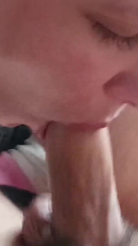 Real Homemade Amateur Wife Playing with Big Cock and Gets Mouth Full of Cum