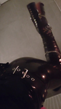 Plný Latex, Těsně Předtím, Než Ti Proniknu Do Kundičky Svým Dildom - Paní Julia