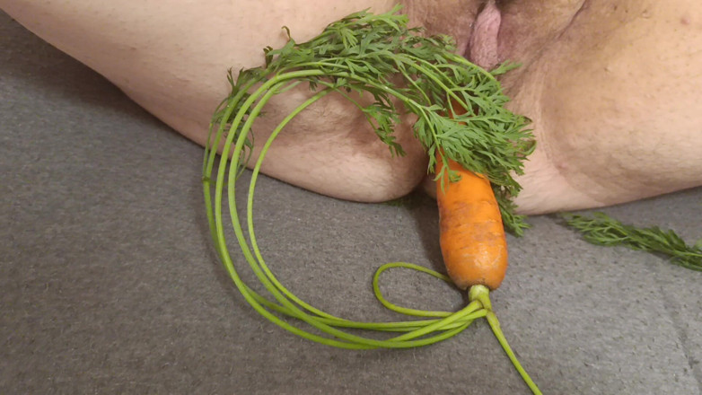 Jonas1996: I Put My Girlfriend a Carrot in This Horny Hairy...