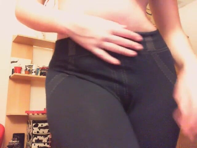 Nicoletta Embassi: Big ass bounce!