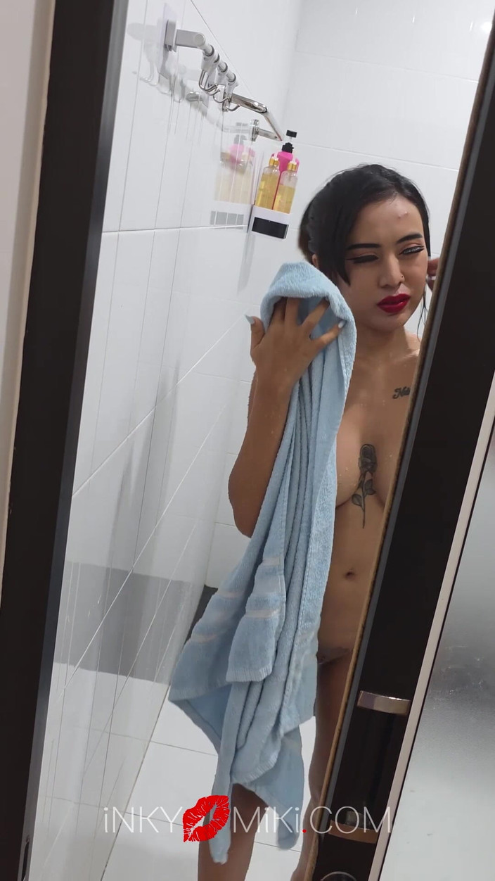 Inky Miki: Futai rapid cu o încărcătură mare de spermă pe spate