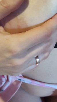 Milchige MILf machte ihre nachbarin hart 4k