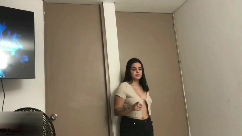 MelanieCaceres: Latina com bunda grande adora ser preenchida com óleo e leite -...