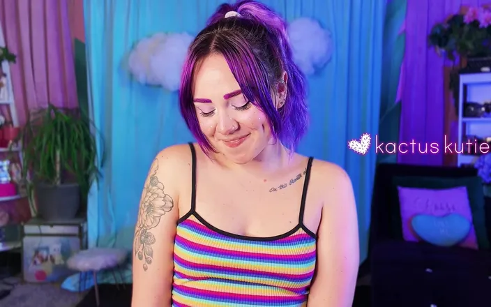 Kactus kutie: Pee Countdown and Cleavage Tease