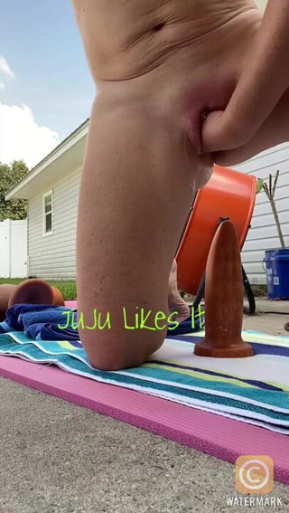 Juju: Dildo dan fisting