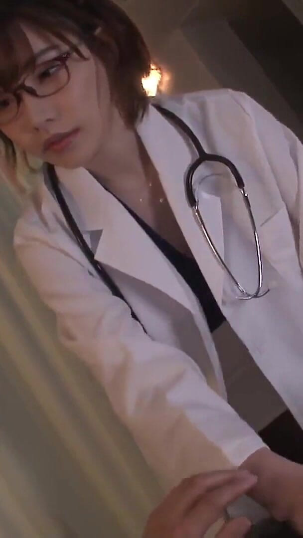 Lust lab: Medical Exam - the Right Way to Drain His Cum Part 3