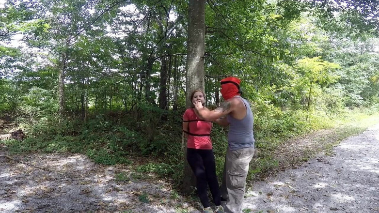 Selfgags classic: Motociclista di montagna in bondage