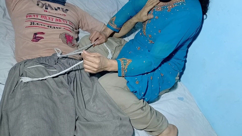 Netu: bina kandom gand chudaee desi bhaartiy sauteli bahan ki tang...