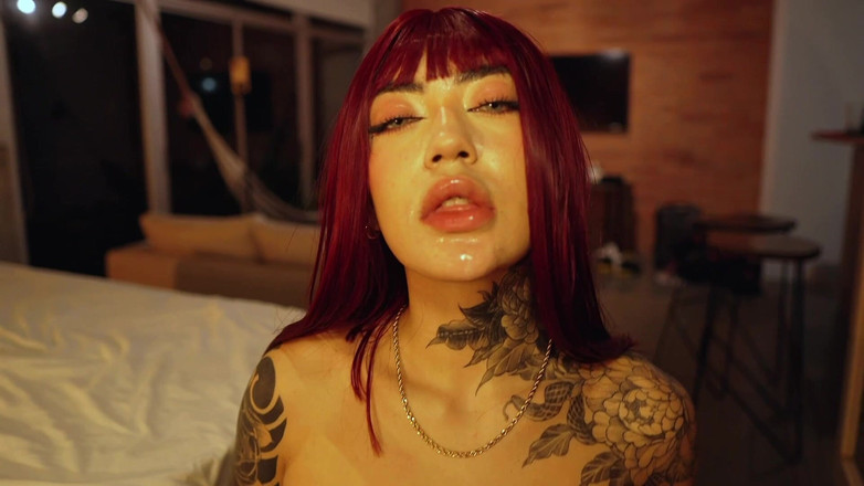 MilanRodriguez: Seksi üvey kız kardeşim beni erkek arkadaşı sanıyor