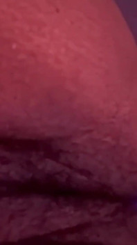 Sexy bBW spielt mit ihrem spielzeug