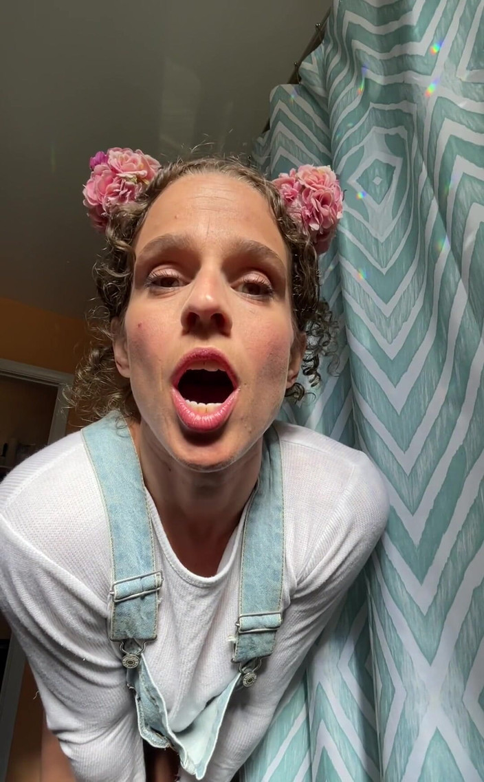 VibeWithMommy: 让我的屁股洞准备好接受一些严重的重击！我喜欢我的宝石肛塞！