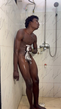 Viens Prendre Un Bain Et Branler Avec Moi