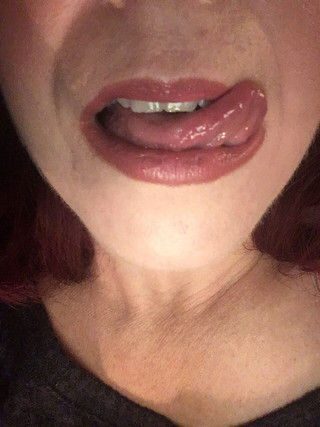 Elianna: Vysokoškolská studentka pomáhá Lilgiantess MILF