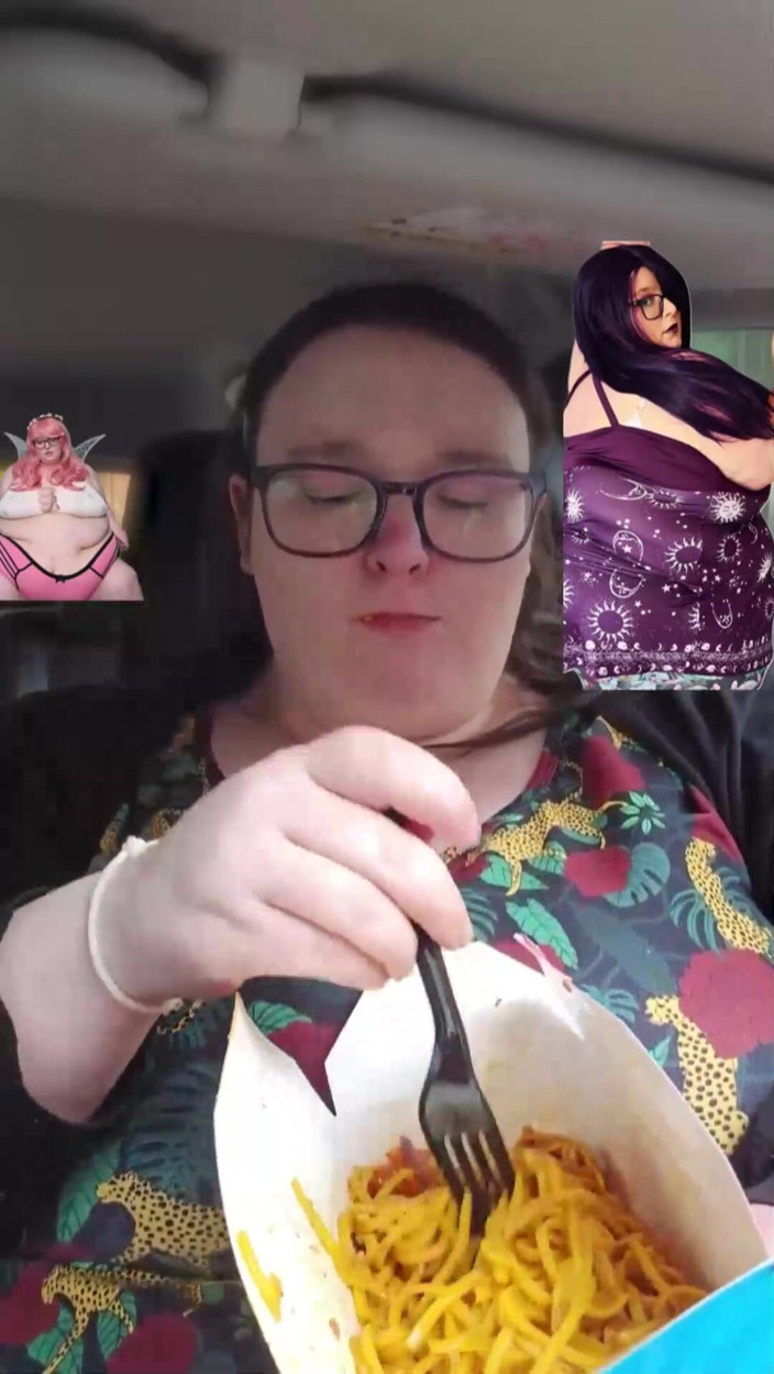 SSBBWLadyBrads: Товстушка балується смачним частуванням