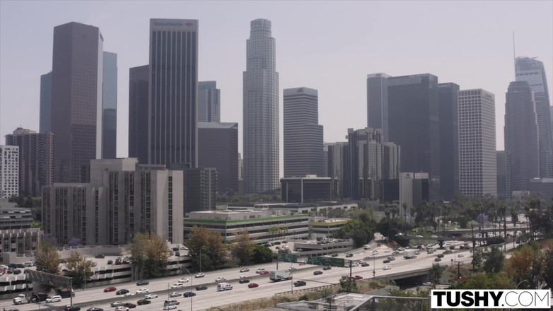 Tushy: TUSHY модель жаждет анального секса 24/7