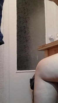 I Know That My Stepdaughter Is Masturbating Me From Behind