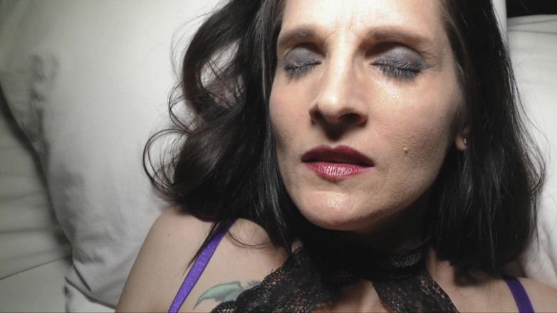 Christina Sapphire: Solo Sapphire - orgasme intense avec vib