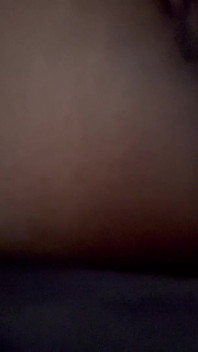 Je me rends excitée en attendant
