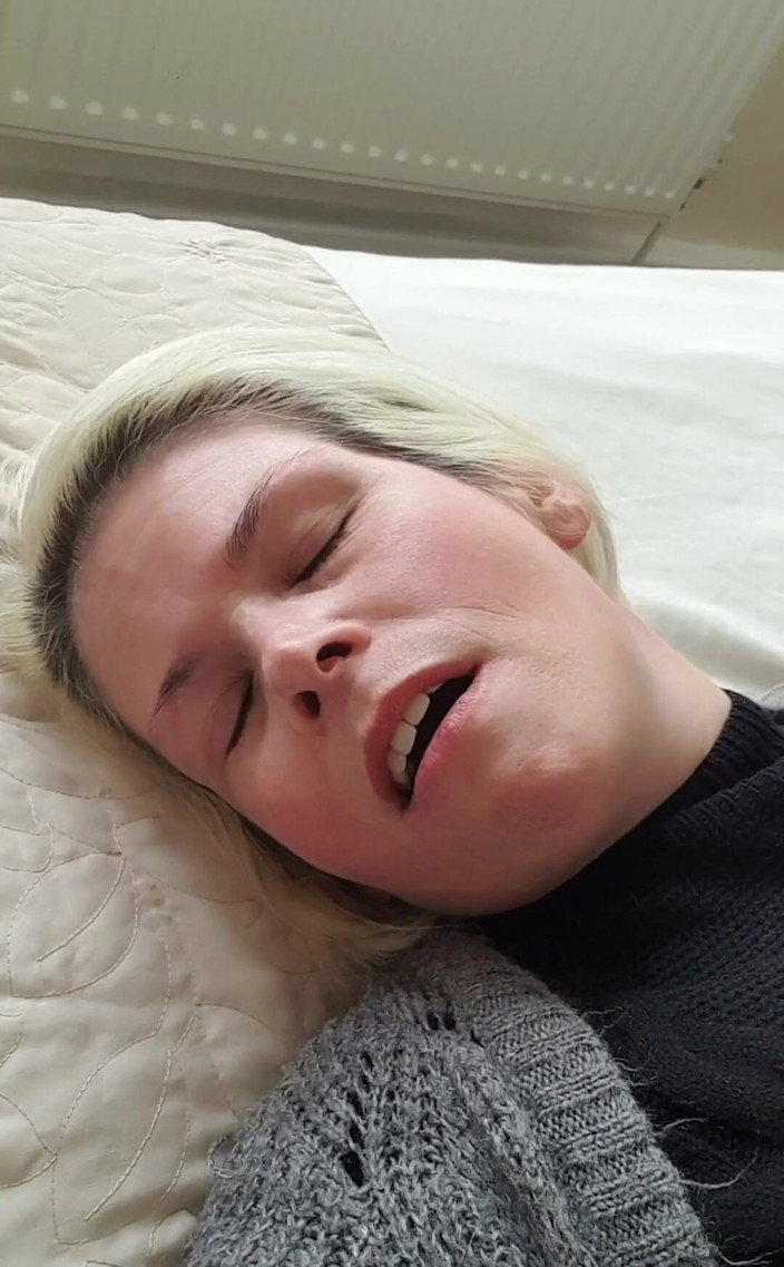 SkylerSquirt: Pokazuje moją twarz orgazmu podczas uzyskiwania mojej cipki zjedzone xx