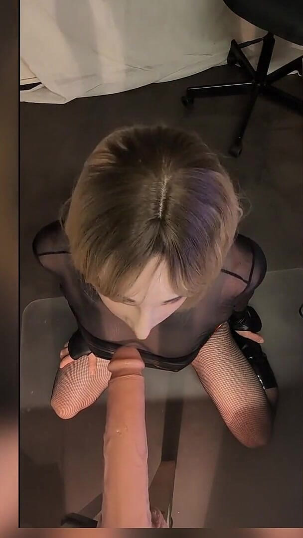 Chatuser: POV, pipe, gorge profonde, blonde en bottes, bas résille, corset...