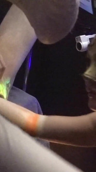 Uv-neon Licht Fisting Adelina Noir Und Fistdude