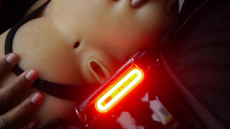 Dorian DomTop: Siyah oyuncağını sikiyor