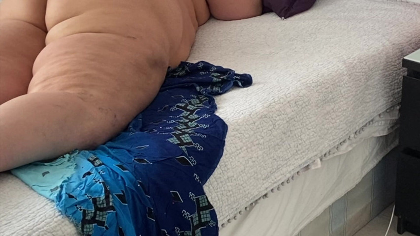 Hot Oil MILF Rub Down Interracial Bareback Sex (Mr.Darlington)