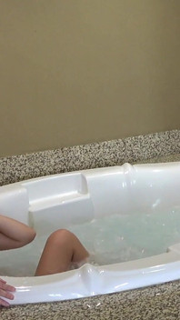 Ho ingoiato sperma di bbc in una jacuzzi con protagonista kesha looking