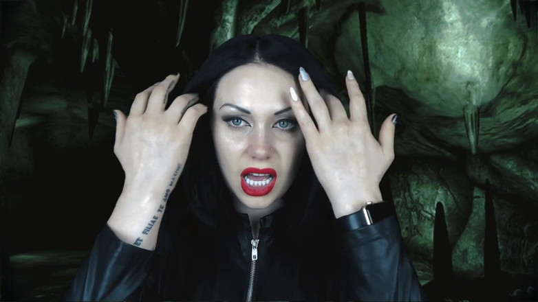 Goddess Misha Goldy: Gemacht, zu masturbieren, während eine Riesin beschreibt, wie sie deine...