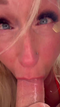 Moje POV s prsatou milf mámou bombshell