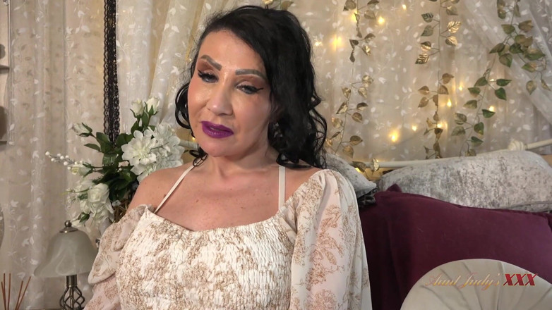 Aunt Judy's XXX: TanteJudysXXX - Deine vollbusige reife stiefmutter nicole dupapillon lässt dich sie...