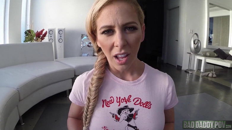BadStepFamilyPov: Cherie Deville si fa distruggere il culo dal suo patrigno