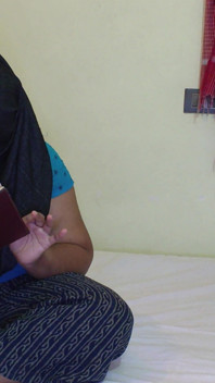 Awek Muslim seksi panas berkongkek keras dengan abang tiri bersendirian di dalam bilik