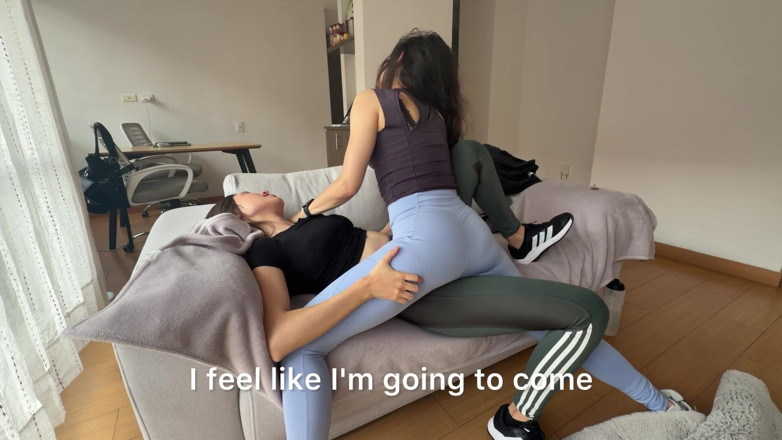 scarlettandc: 私たちはレズビアントリビングをやっています