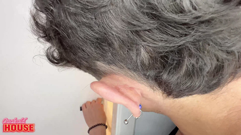 CuckoldHouse: Biseksueel meisje dat haar slaperige vriendin bedriegt met een zeer...