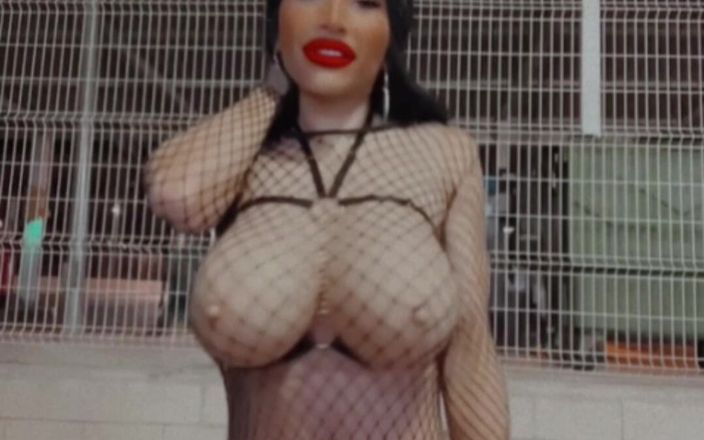 Sissy Slut Brianna: 私は自慰行為をし、ガソリンで射精します