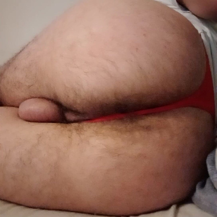 Ferda2k: Un cul excité attend la bite de son papa